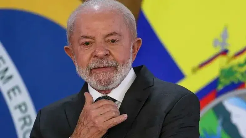 Desaprovação de Lula cai pela segunda vez e chega a 51%; aprovação é de 46%