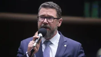 Motim na Câmara: deputado diz que é autista e que não entendeu o que acontecia