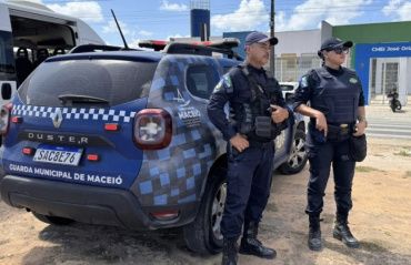 Guarda Municipal prende homem que atirou pedra em corredora na orla de Maceió