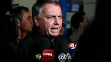 Estratégia política do PL pressupõe que Bolsonaro será condenado e preso