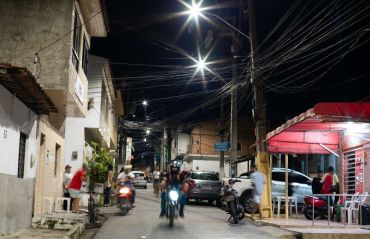 Brota na Grota: Moradores do Vale Verde comemoram chegada do LED