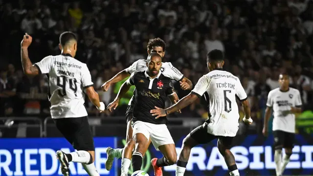 Vasco bate o Botafogo, sai do Z-4 e aumenta pressão sobre o líder