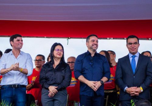 Desfile cívico-escolar comemora 206 anos da emancipação política de Alagoas