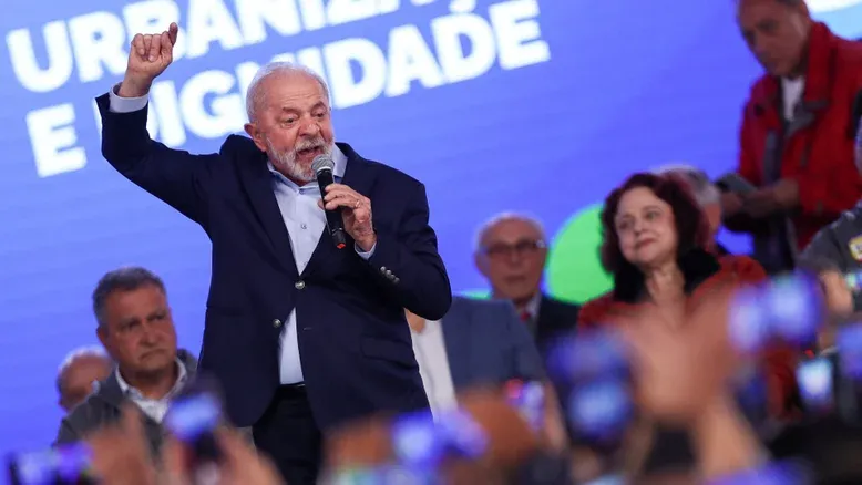 Lula vai ser candidato à reeleição em 2026? Veja o que pensam 71% dos brasileiros