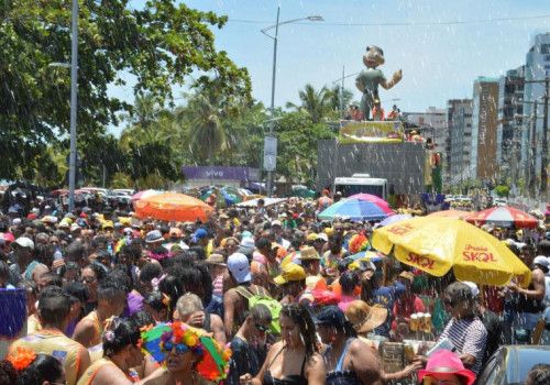 Bloco Vulcão 2024 desfila nas prévias carnavalescas no domingo