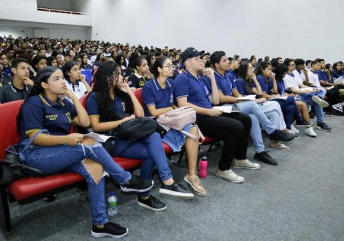 Às vésperas do Enem, rede estadual promove os últimos aulões antes das provas