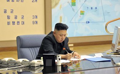 Coreia do Norte reage contra aliança entre Japão, EUA e Coreia do Sul