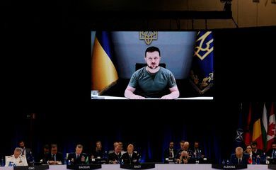 Zelenskiy diz que Kiev começou a exportar eletricidade para a UE