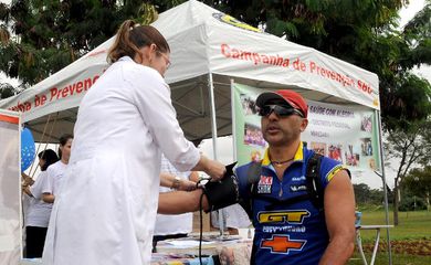 Colesterol alto é fator de risco para doenças cardiovasculares