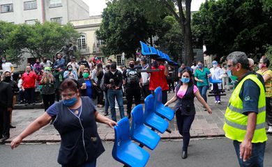 Forte terremoto noturno assusta mexicanos; pelo menos uma morte é registrada
