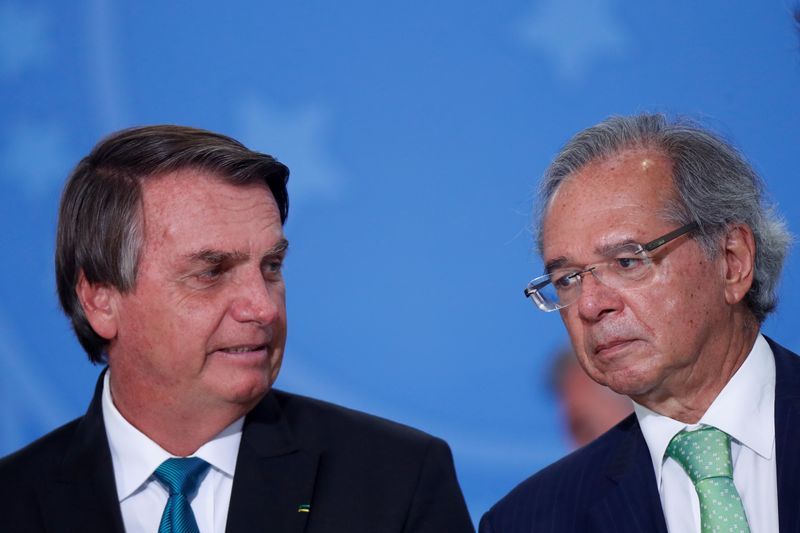 Bolsonaro diz que Guedes fica no governo em eventual segundo mandato