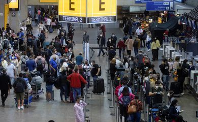 Aeronautas mantêm greve marcada para esta segunda-feira