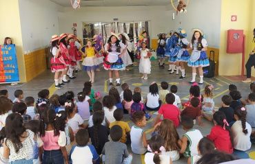 Escola municipal utiliza cultura popular para resgatar autoestima