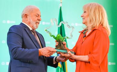 Lula defende maior presença de mulheres na política