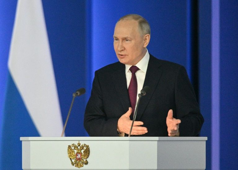 Putin critica Ocidente e anuncia retirada de tratado nuclear