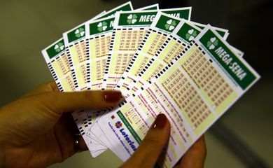 Mega-Sena acumula e prêmio vai para R$ 32 milhões