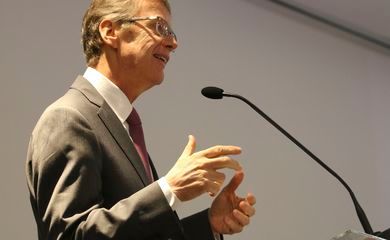 Morre Paulo de Tarso Sanseverino, ministro do STJ