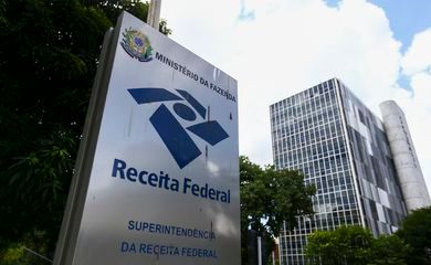 Receita quer intensificar fiscalização de impostos de importação
