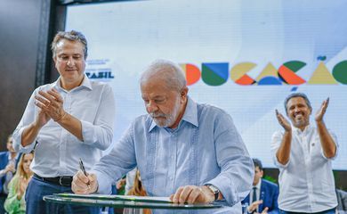 Lula diz que base de apoio no Congresso será testada a cada votação