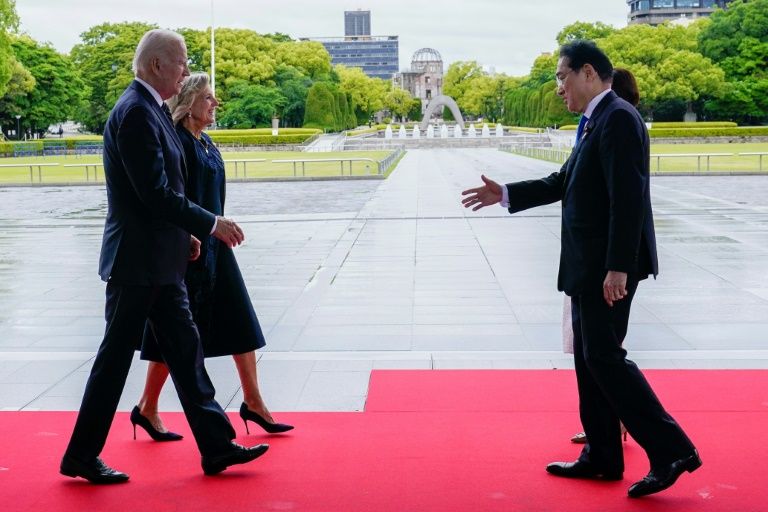 Zelensky viajará ao Japão para o G7, que anuncia mais sanções contra a Rússia