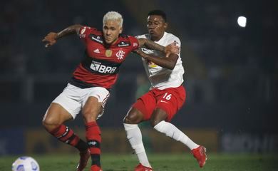 De olho na ponta da classificação, Flamengo visita Bragantino