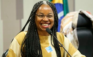 Deputada baiana lança livro Mulher preta na política