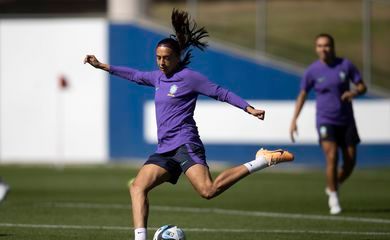 Andressa Alves diz que o Brasil continua sendo favorito contra Jamaica