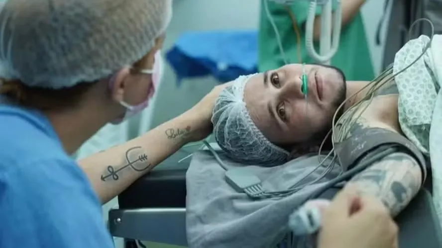 Homem trans dá à luz primeiro bebê na rede pública da Paraíba