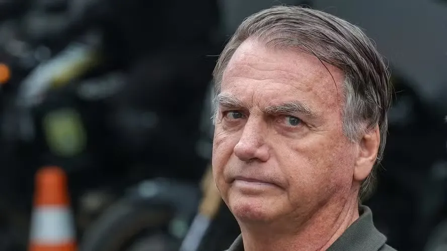 Defesa de Bolsonaro pede ao STF prorrogação da prisão domiciliar