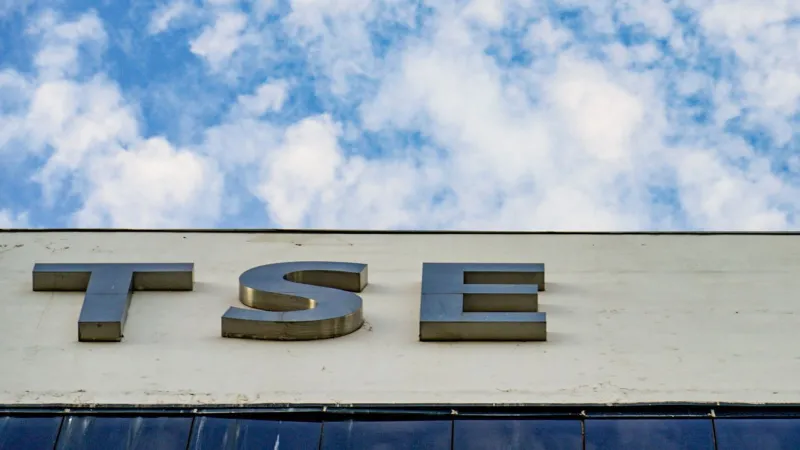 TSE dá 24 horas para Meta dar informações sobre igualdade de campanhas