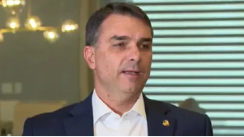 Flávio se reúne com PP e União, mas não consegue apoio para candidatura