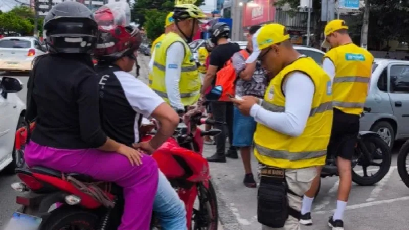 Ronda no Bairro apreende drogas e balança de precisão em abordagem na Cruz das Almas