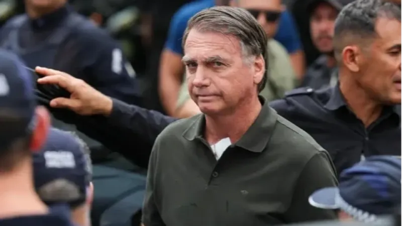 Bolsonaro pode passar por nova cirurgia e não tem previsão de alta