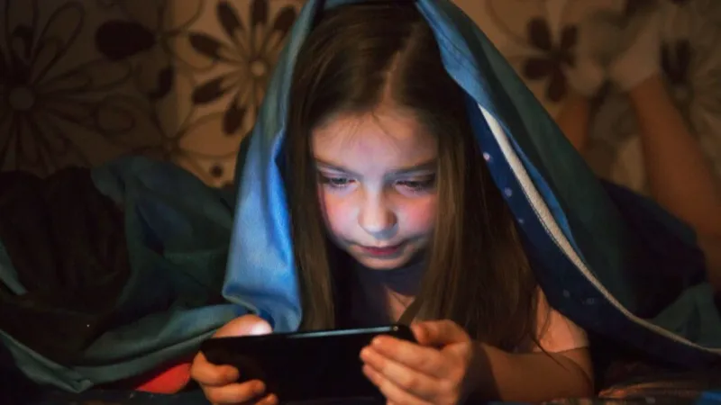 Uso excessivo de telas impactam o desenvolvimento infantil