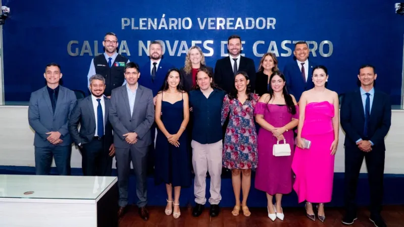 Câmara dá posse a mais nove servidores aprovados no concurso público de 2024