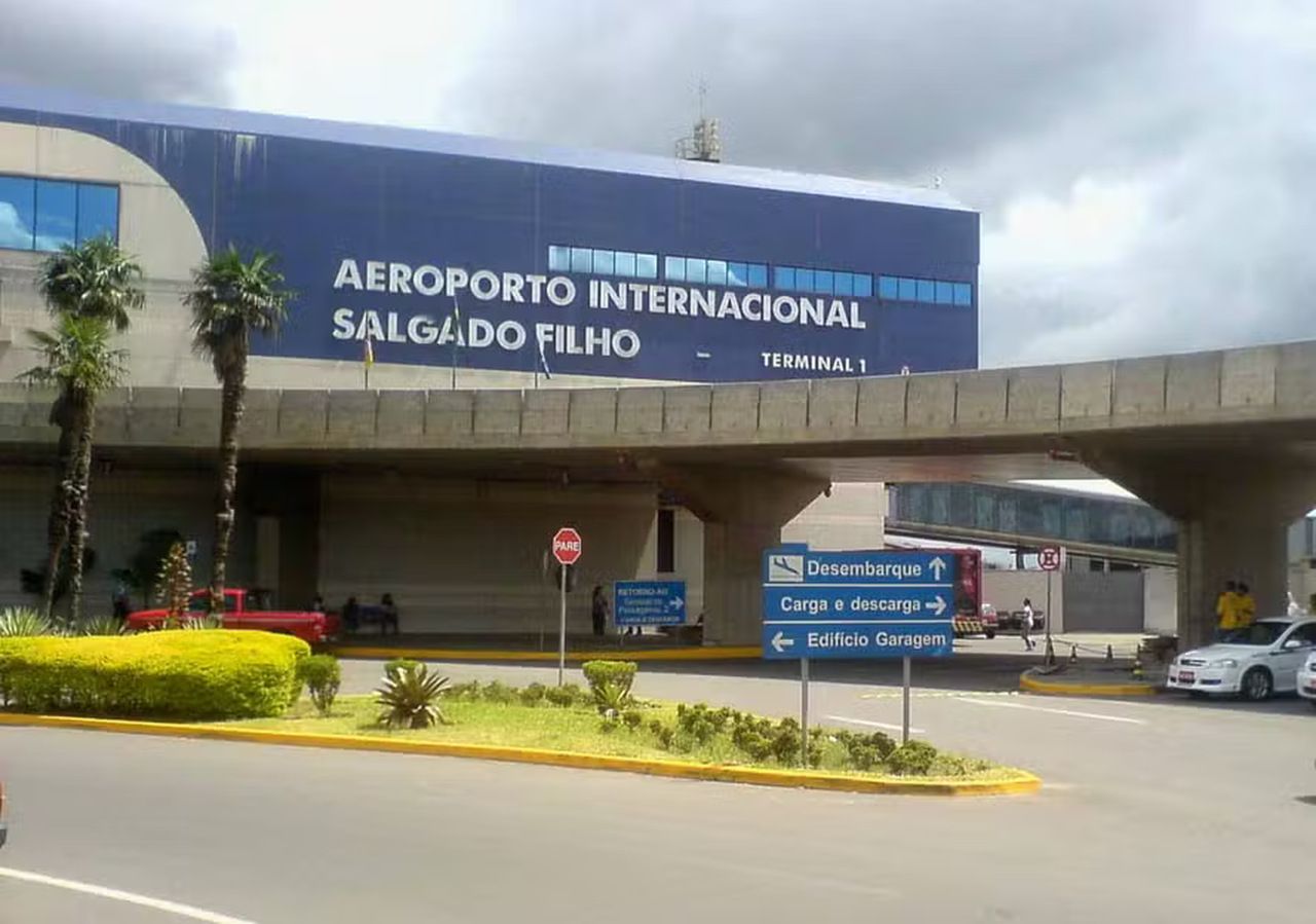 Aeroporto Salgado Filho volta a operar embarques e desembarques de passageiros