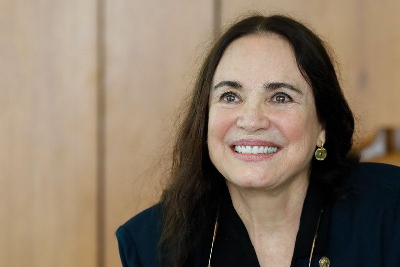 Regina Duarte diz ter vontade de atuar em novelas bíblicas da Record: ‘Gosto daquelas histórias’