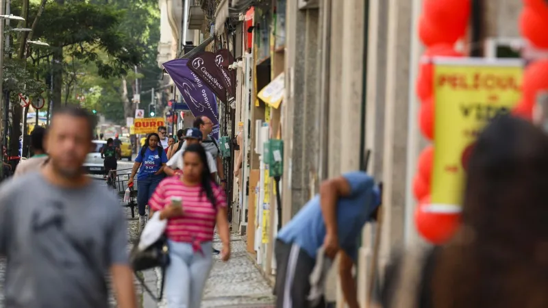 Fim da escala 6x1 traz esperança de mais tempo para família e saúde