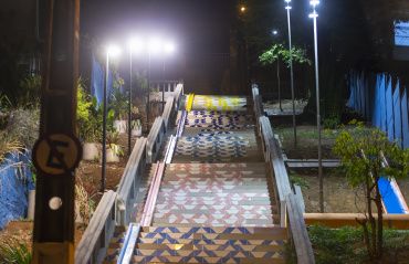Requalificação luminosa da escadaria da Ladeira Boa Vista, no Centro, é concluída