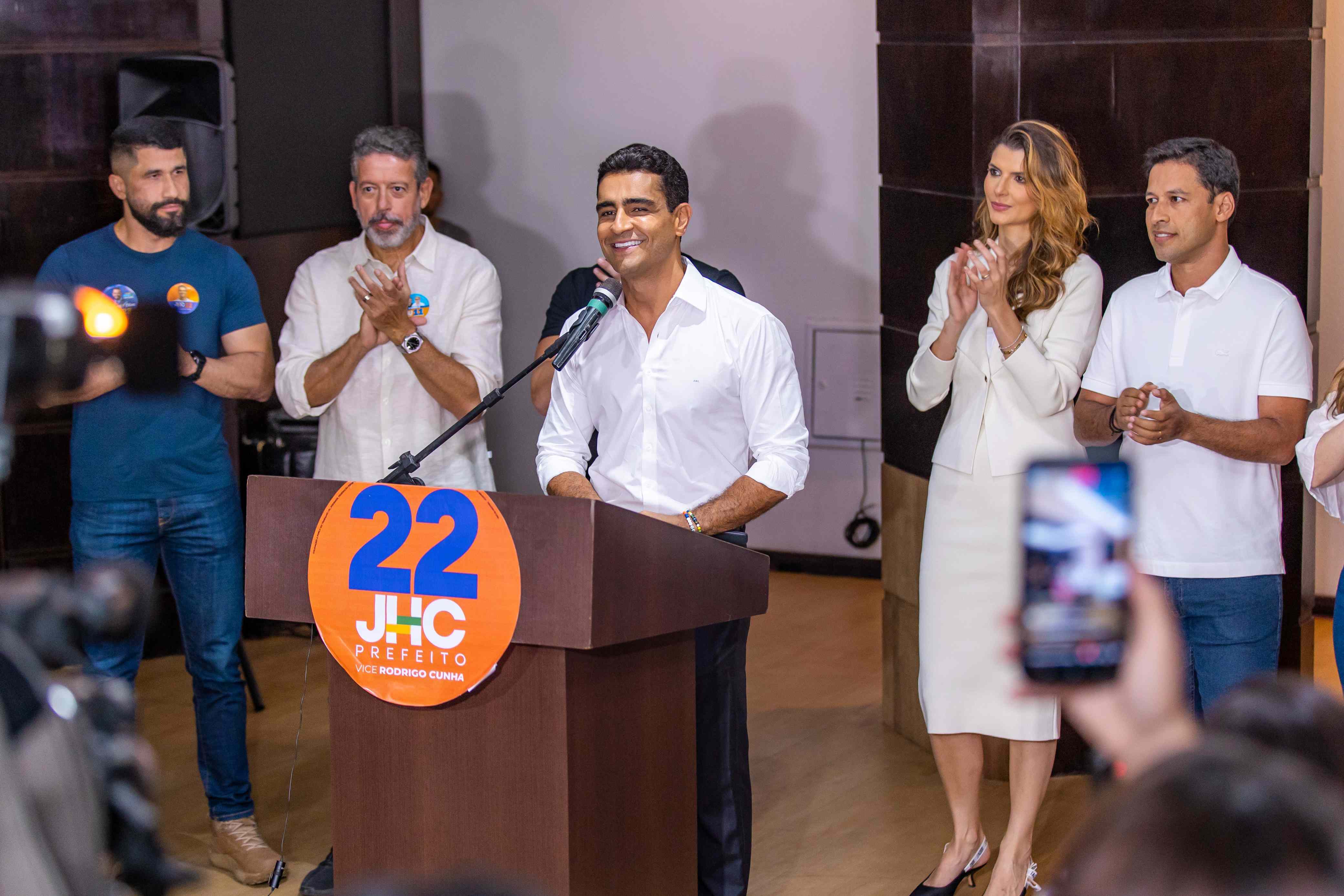 JHC é  reeleito prefeito com a maior votação da história de Maceió