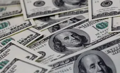Dólar sobe para R$ 6,19 com indefinição sobre emendas parlamentares