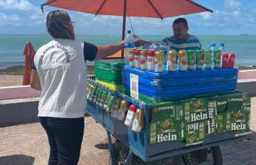 Vigilância Sanitária de Maceió promove ações educativas na orla marítima
