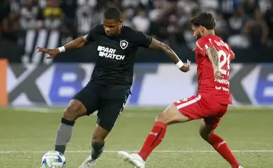 Botafogo tenta retomar ponta do Brasileiro diante do Bragantino