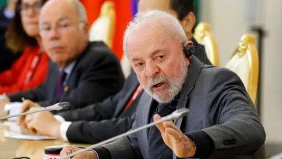 Lula chega a Pequim para o fórum China-Celac