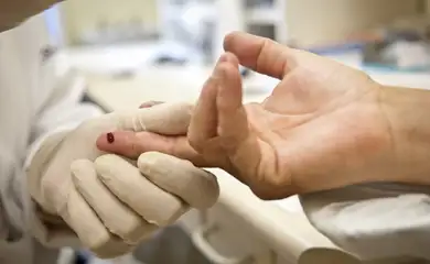 Casos de sífilis e de HIV/aids aumentam entre homens jovens