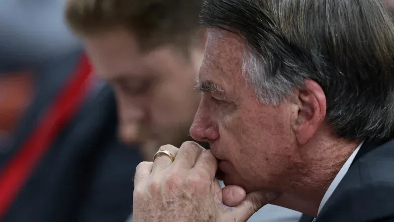 Relatório da PF diz que Bolsonaro movimentou R$ 30,5 milhões em um ano