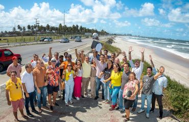 Prefeito JHC autoriza obra de contenção marítima do Pontal da Barra