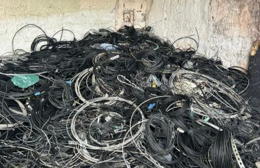 Rede Limpa: projeto alcança 80 toneladas de fiação obsoleta retiradas dos postes de Maceió