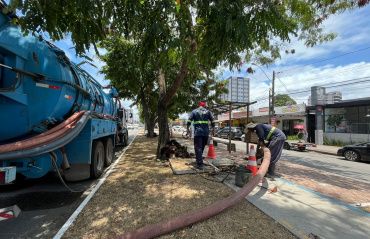 Limpeza de galerias na Amélia Rosa é intensificada após chuvas