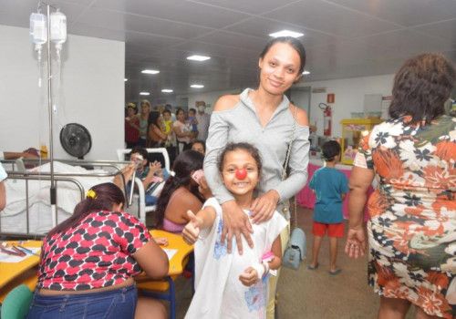 Pequenos pacientes se emocionam em festa do Dia das Crianças na Pediatria do HGE